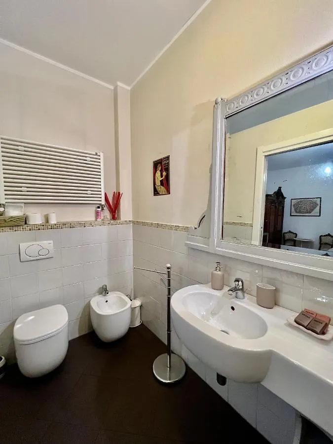 Giulia Apartment And Room Bologna