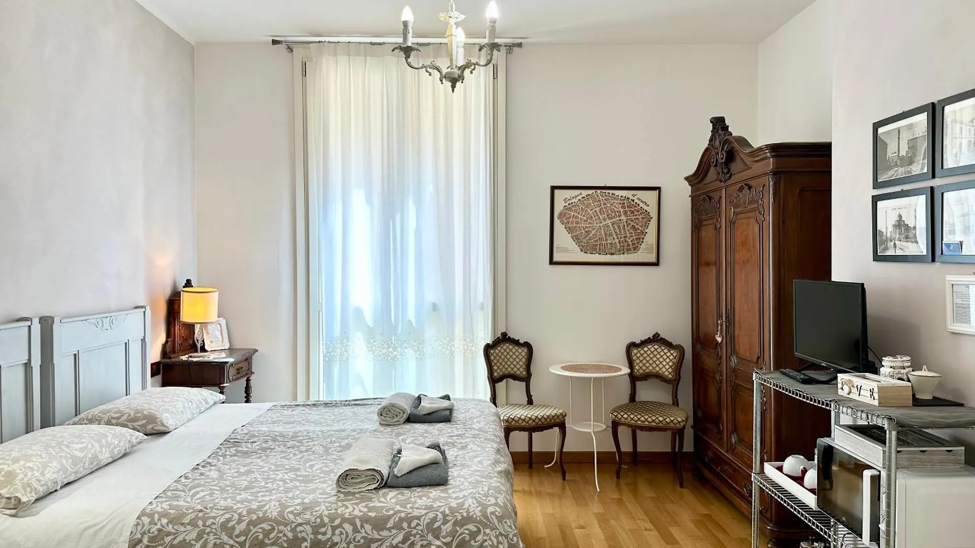 Giulia Apartment And Room Bologna 0*,